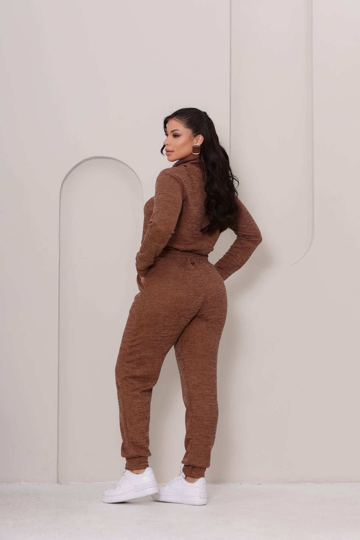 Conjunto Monique em Malha Tricot Rib Premium | Casaco Gola Alta + Calça Confort