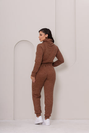 Conjunto Monique em Malha Tricot Rib Premium | Casaco Gola Alta + Calça Confort